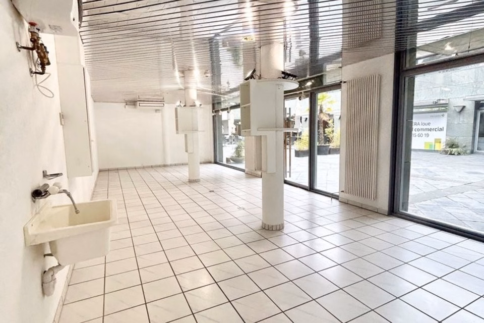 Retail unit in Sierre town centre for rent, available immediately or by arrangement, Avenue du Rothorn, 3960 Sierre, Valais/Wallis, CH