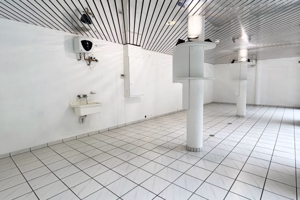 Retail unit in Sierre town centre for rent, available immediately or by arrangement, Avenue du Rothorn, 3960 Sierre, Valais/Wallis, CH