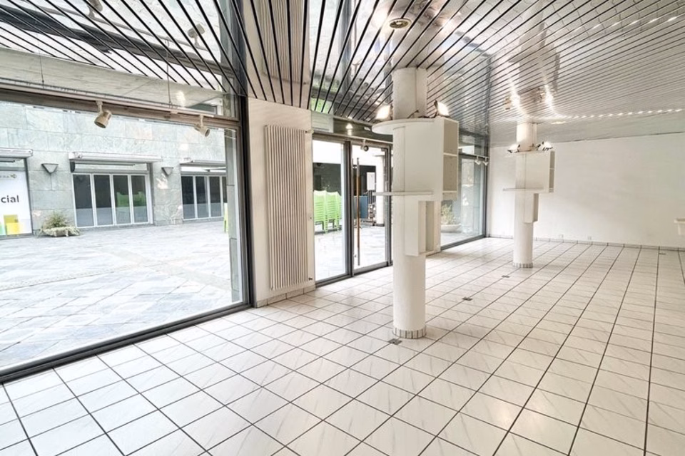 Retail unit in Sierre town centre for rent, available immediately or by arrangement, Avenue du Rothorn, 3960 Sierre, Valais/Wallis, CH