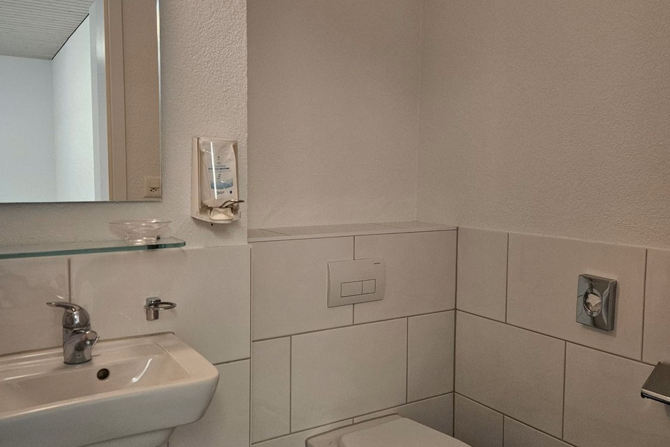 Office/Practice rooms near the train station with flexible layout, Niesenweg, 3012 Bern, Bern, CH