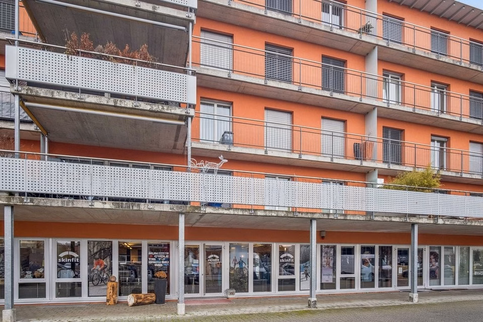 Your business - our location @ Dietlikon, Aufwiesenstrasse, 8305 Dietlikon, ZH, CH
