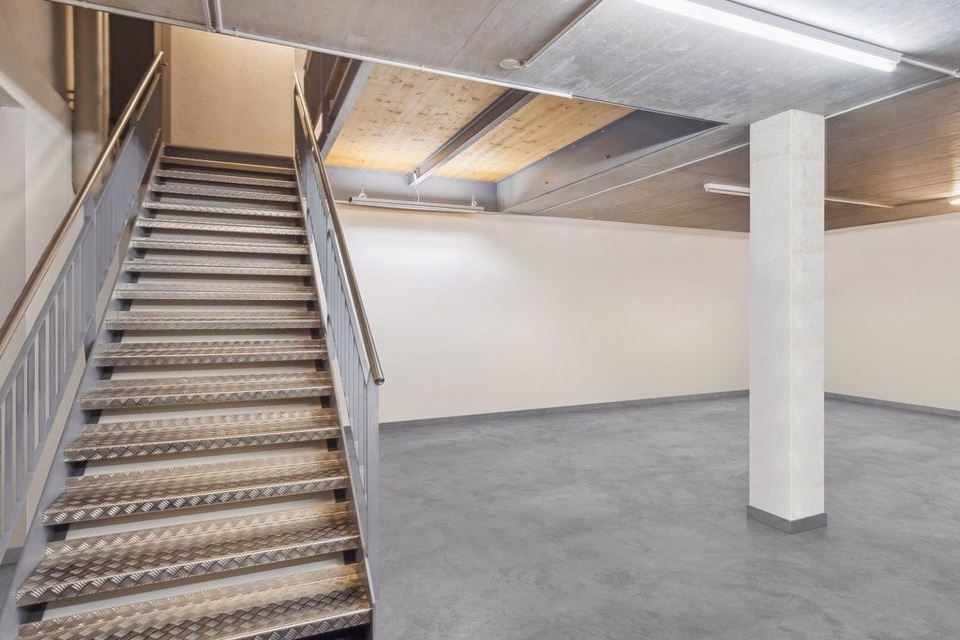 Your business - our location @ Dietlikon, Aufwiesenstrasse, 8305 Dietlikon, ZH, CH