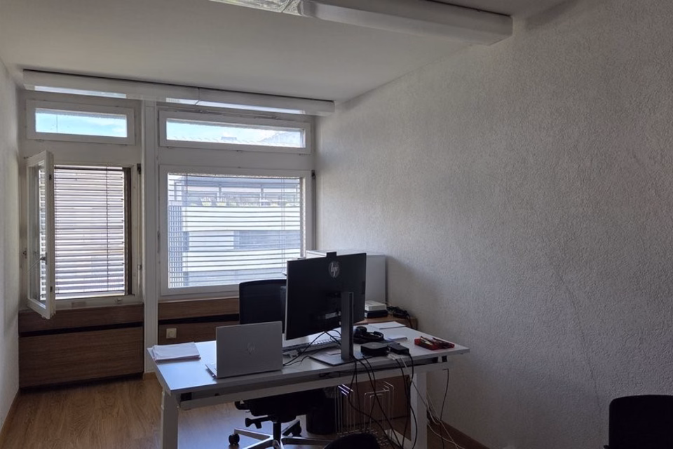 Office in the city centre near the train station, Avenue de la Gare, 1950 Sion, Valais/Wallis, CH