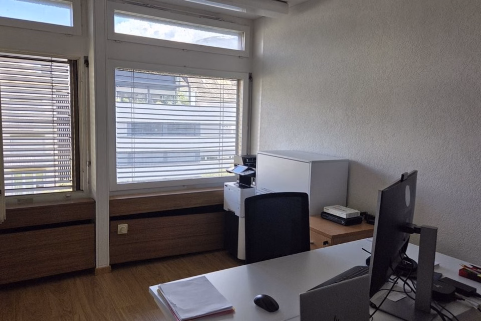 Office in the city centre near the train station, Avenue de la Gare, 1950 Sion, Valais/Wallis, CH