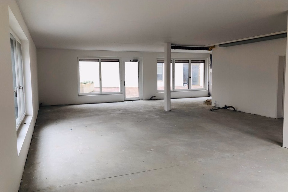 Space for Ideas: Versatile Commercial Space with Fit-out Potential, Bahnhofstrasse, 8240 Thayngen, Schaffhausen, CH