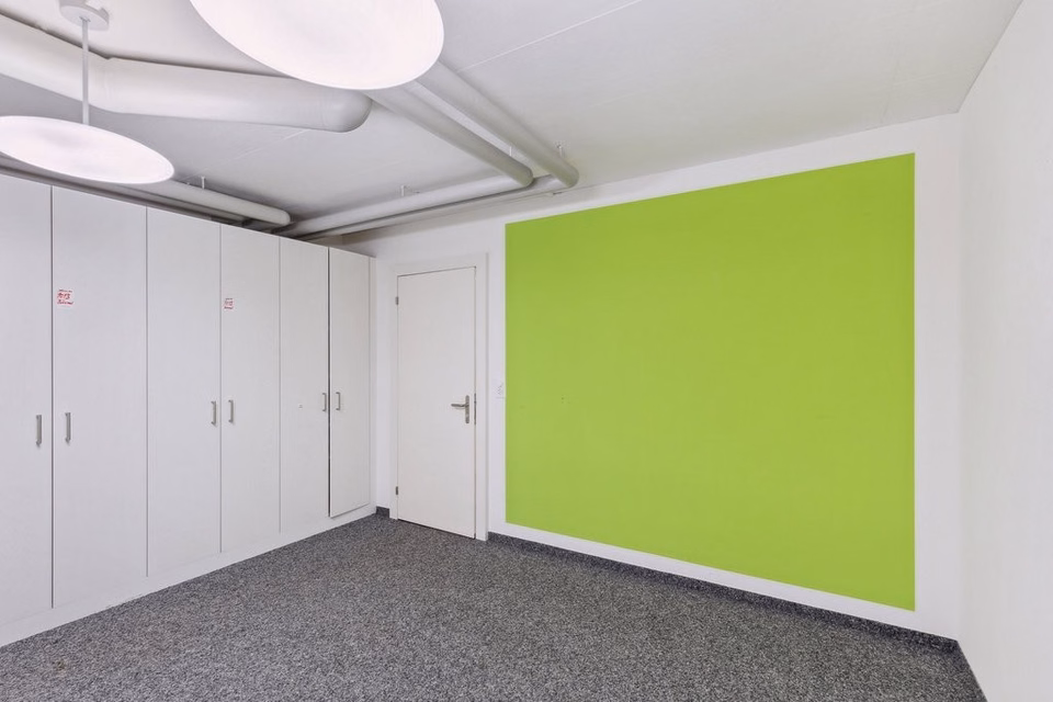 Your space for success!, Aufwiesenstrasse, 8305 Dietlikon, Zurich, CH