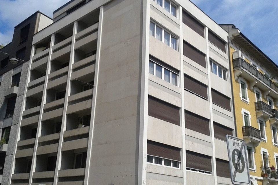 Retail unit of approximately 120 m² + basement opposite the HUG, Boulevard de la Cluse, 1205 Genève, Geneva, CH