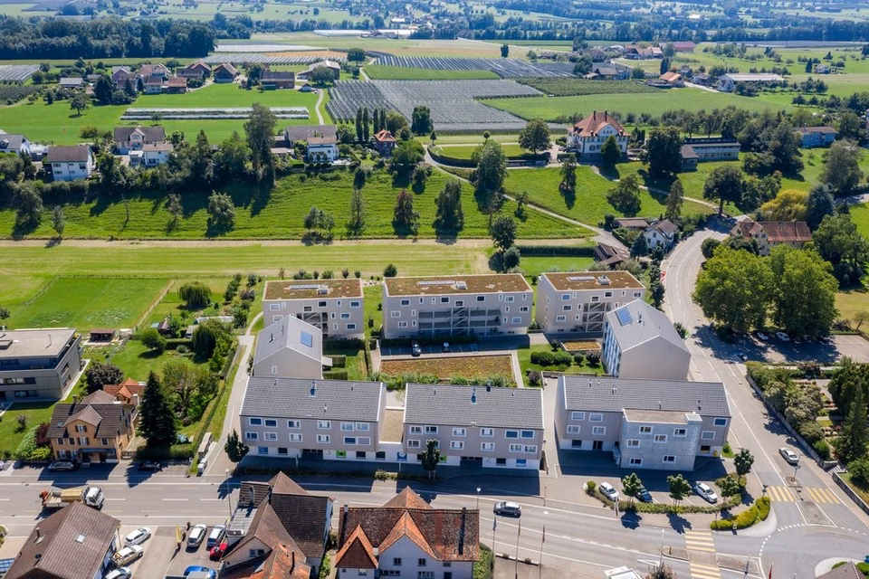 Spacious commercial unit for rent in a central location in Neukirch-Egnach, Schäfliplatz, 9315 Neukirch (Egnach), Thurgau, CH