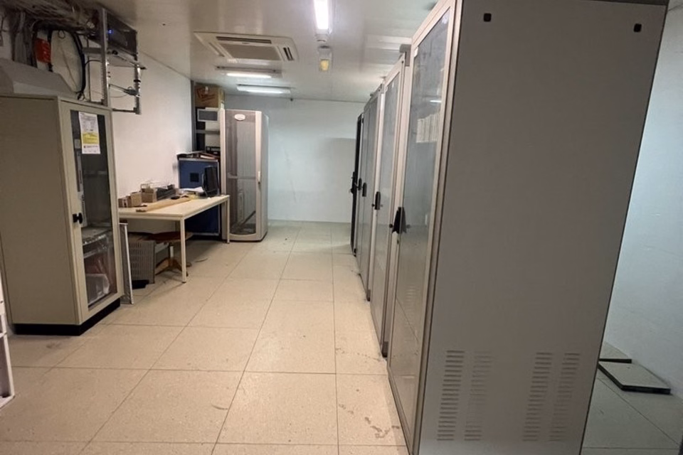 Storage units for rent in Pully from 32.5 m2 to 221 m2, Avenue Charles Ferdinand Ramuz, 1009 Pully, Vaud, CH