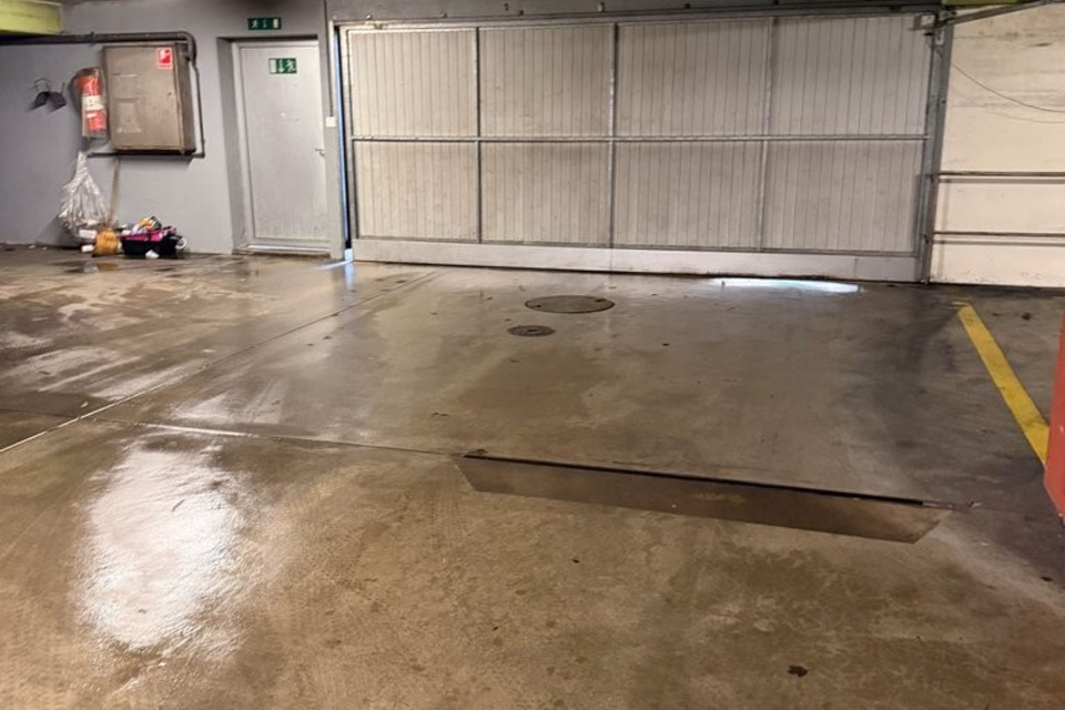 Keep your vehicle dry with us!, General Herzog-Strasse, 5600 Lenzburg, Aargau, CH