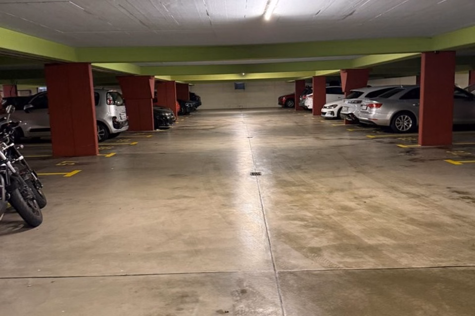 Keep your vehicle dry with us!, General Herzog-Strasse, 5600 Lenzburg, Aargau, CH