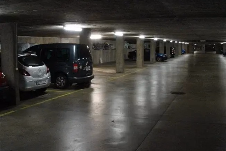 Parking spaces for rent near the train station and swimming pool!, Seminarstrasse, 5430 Wettingen, Aargau, CH