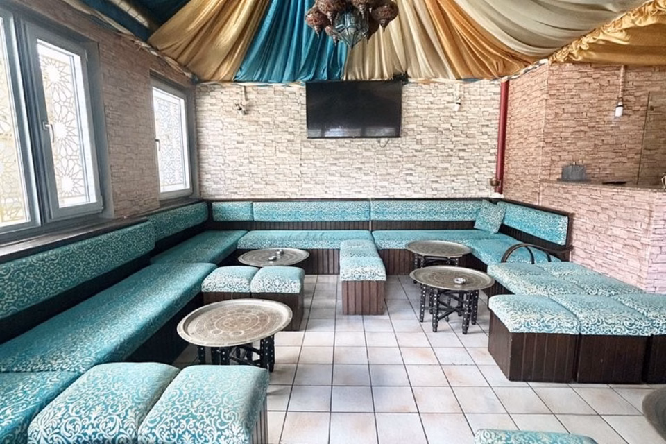 Commercial premises fitted as restaurant and bar - city centre, Avenue du Rothorn, 3960 Sierre, VS, CH