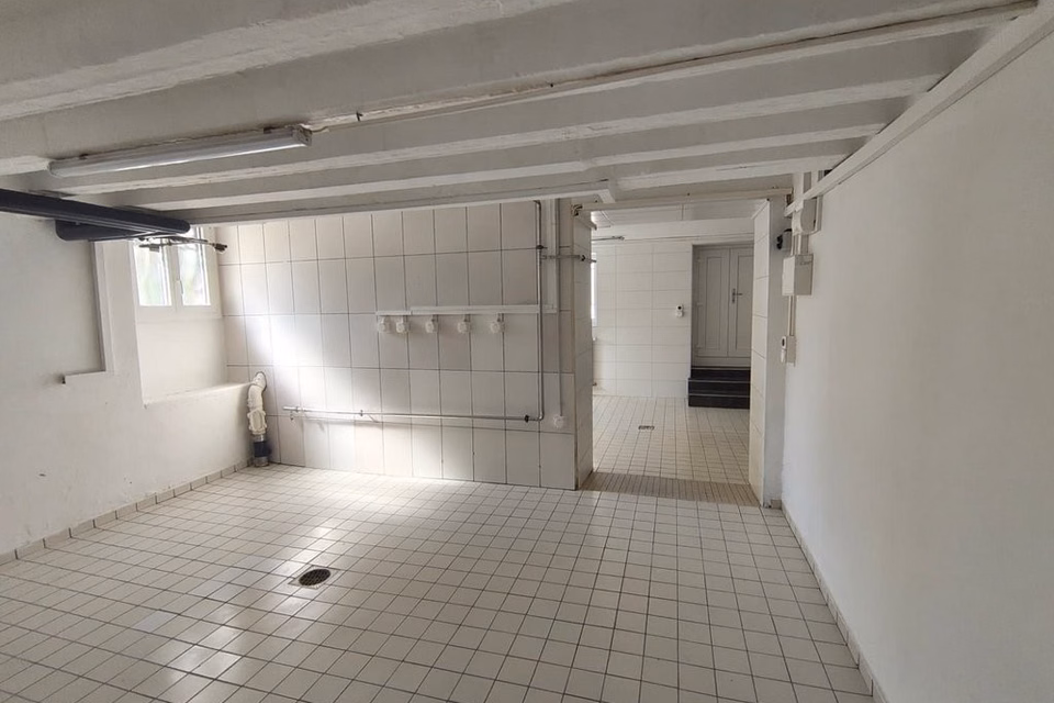 Large versatile premises ideally located in Lausanne, Avenue d'Echallens, 1004 Lausanne, Vaud, CH