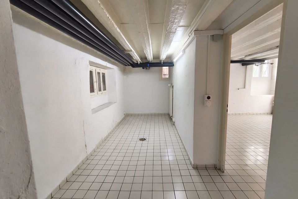 Large versatile premises ideally located in Lausanne, Avenue d'Echallens, 1004 Lausanne, Vaud, CH