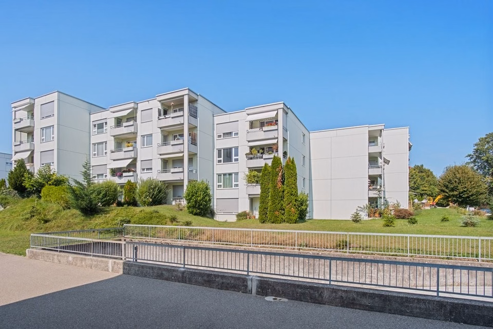Underground garage for rent in Hombrechtikon, Eilweg 4, 6,, 8634 Hombrechtikon, Zurich, CH