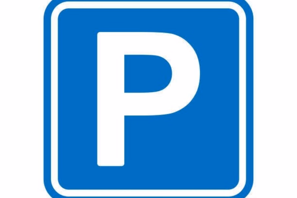 Parking space for rent near the train station!, Bahnhofstrasse 16, Alleestrasse, 8590 Romanshorn, Thurgau, CH