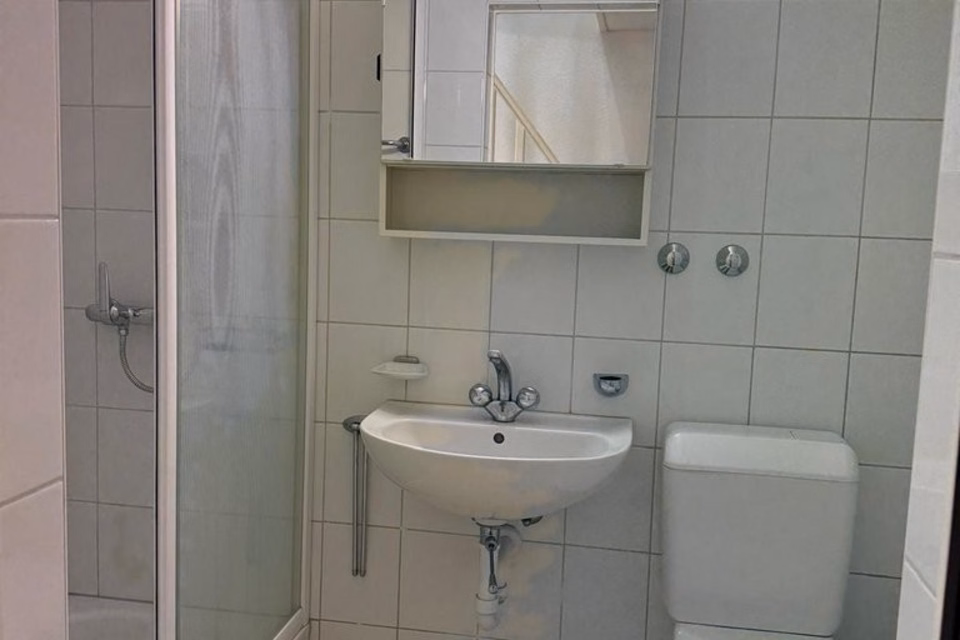 Spacious commercial premises / Available until 31.12.2027, Manessestrasse, 8045 Zürich, Zurich, CH