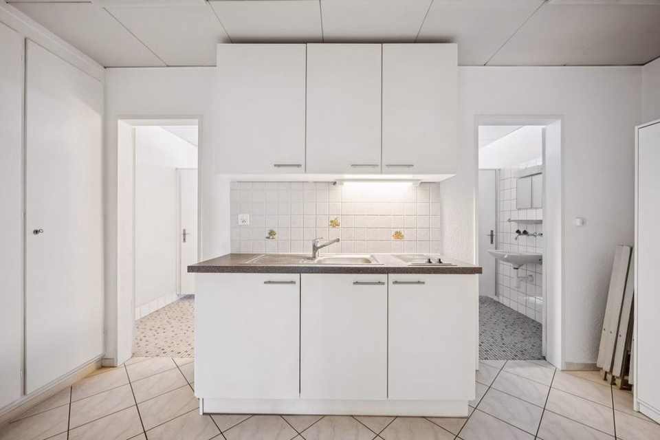 Bright office room / Fixed-term until 31 December 2027, Weiningerstrasse, 8103 Unterengstringen, Zurich, CH