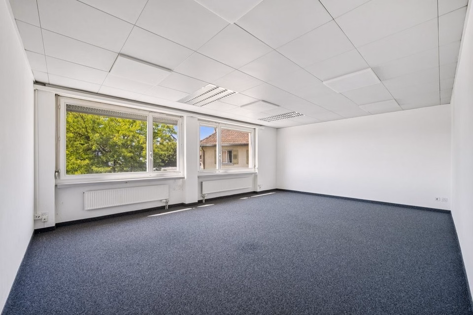 Bright office room / Fixed-term until 31 December 2027, Weiningerstrasse, 8103 Unterengstringen, Zurich, CH
