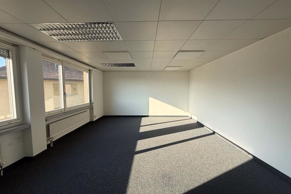 Bright office room / Fixed-term until 31 December 2027, Weiningerstrasse, 8103 Unterengstringen, Zurich, CH