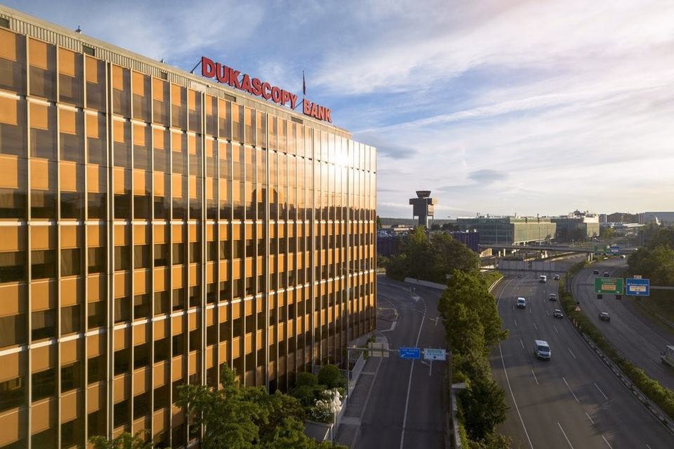 417 m2 renovated office space on the 3rd floor, Route de Pré-Bois, 1215 Genève, Geneva, CH