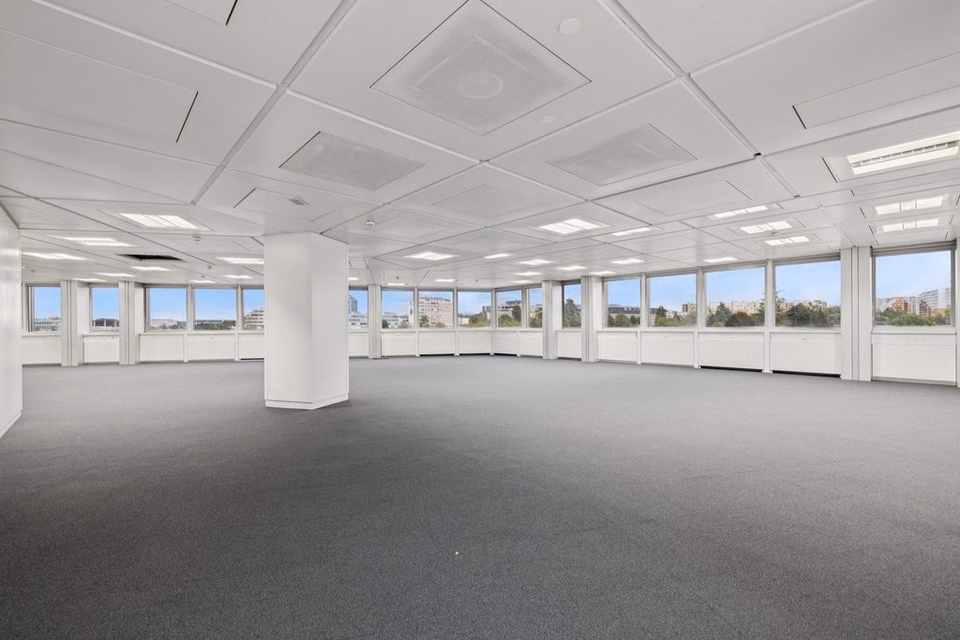 417 m2 renovated office space on the 3rd floor, Route de Pré-Bois, 1215 Genève, Geneva, CH