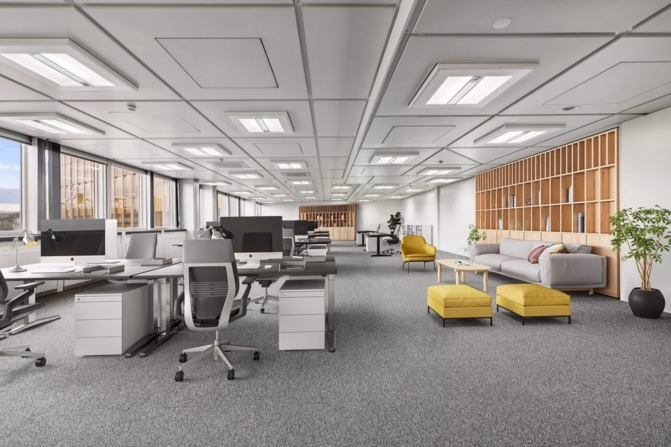 Renovated 730 m2 office space on the 4th floor, Route de Pré-Bois, 1215 Genève, Geneva, CH