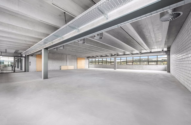 Work with a View: Office/Commercial Spaces from 134m² in the Zwhatt Penthouse