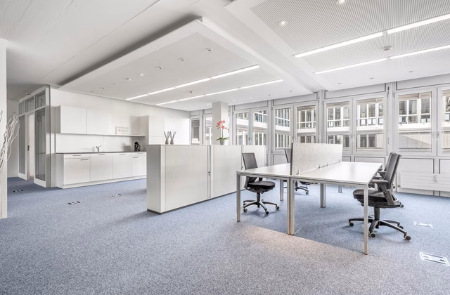 Top fully fitted open-plan office space - bright with meeting room & kitchenette