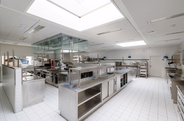 Ready-to-cook catering space in Horgen Labs Campus, 201 m²