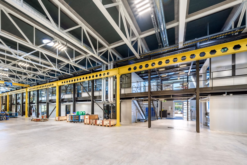 Modern, high‑ceiling 5,000 m² hall with integrated offices and workshops at the A1/A2 junction - divisible, Lerchenbühl, 4624 Härkingen, Solothurn, CH