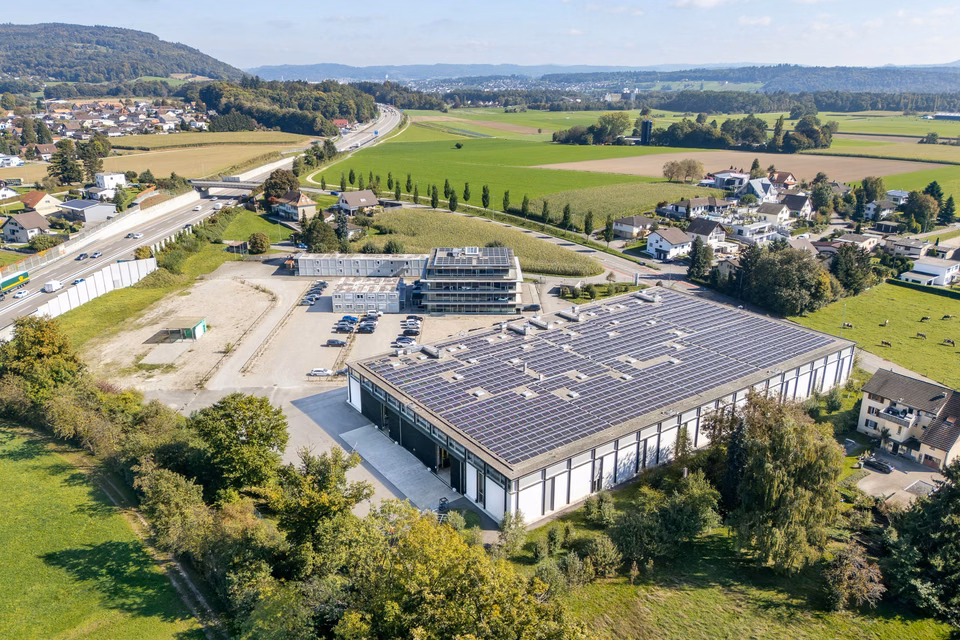 Modern, high‑ceiling 5,000 m² hall with integrated offices and workshops at the A1/A2 junction - divisible, Lerchenbühl, 4624 Härkingen, Solothurn, CH