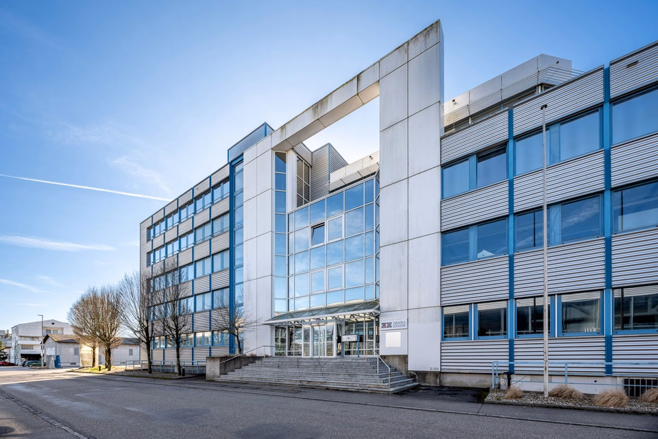 Up to 20'000 m² storage/logistics space | Ramps | 130 parking spaces | available 2028 | partial leasing, Industriestrasse, 4922 Thunstetten, Bern, CH