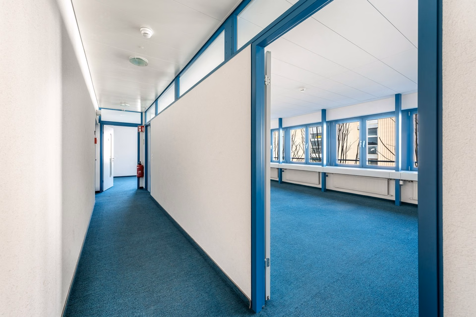 Up to 20'000 m² storage/logistics space | Ramps | 130 parking spaces | available 2028 | partial leasing, Industriestrasse, 4922 Thunstetten, Bern, CH