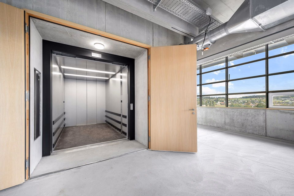 Combined office and commercial spaces in the new Zwhatt site from 300 m2, Wehntalerstrasse, 8105 Regensdorf, Zurich, CH