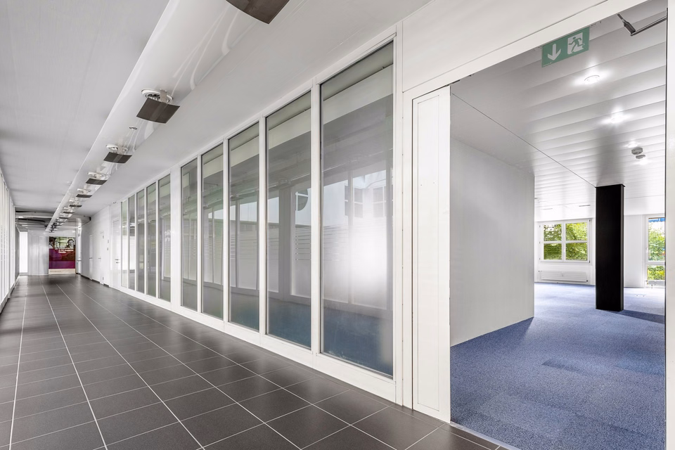 PLAZA | Representative retail/commercial space on the ground floor - Visible. Central. Bright., Lerzenstrasse, 8953 Dietikon, Zurich, CH