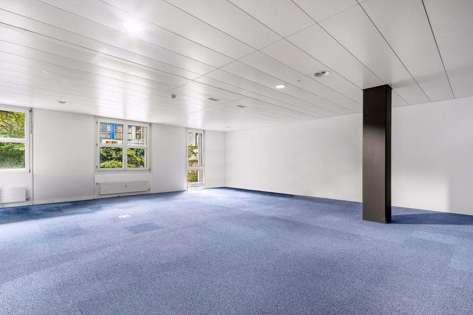 PLAZA | Representative retail/commercial space on the ground floor - Visible. Central. Bright., Lerzenstrasse, 8953 Dietikon, Zurich, CH