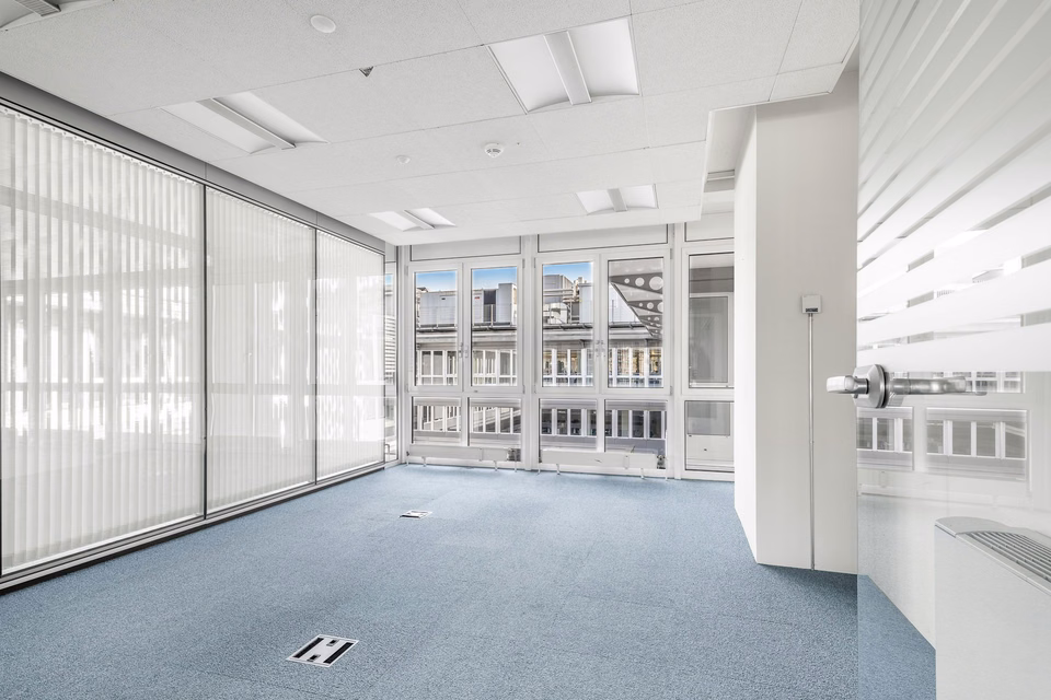 PLAZA | Bright office space on the top floor, Lerzenstrasse, 8953 Dietikon, Zurich, CH