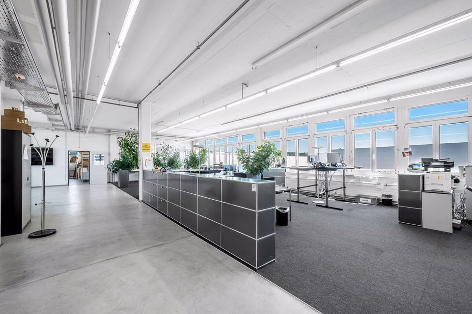 Office or commercial space from 350 m² in the Althard area, Althardstrasse, 8105 Regensdorf, Zurich, CH